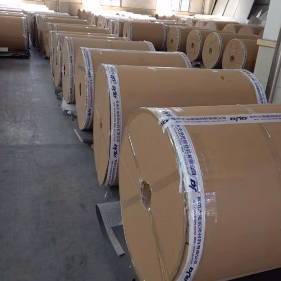 Decoraciones navideñas de duende Figura navideña de duende Duende de estilo de vida de fibra de vidrio